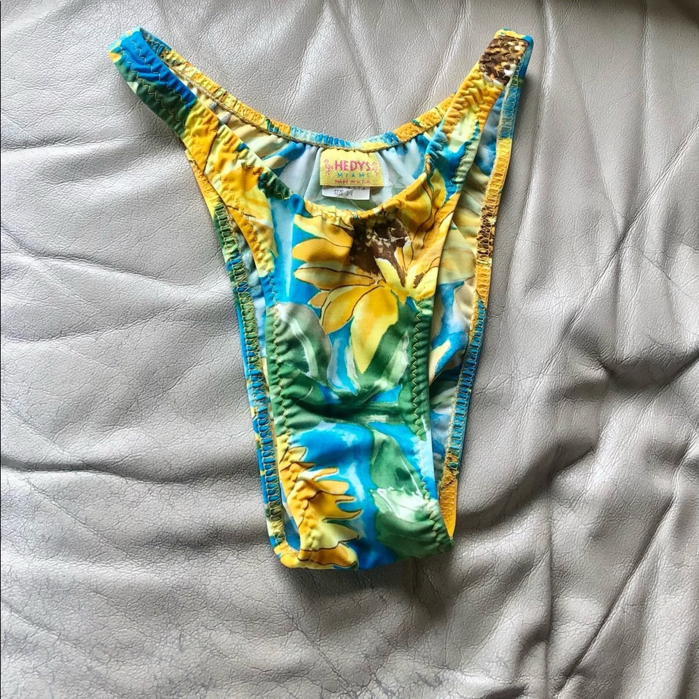 SUNFLOWER SKY PATTERN BIKIKI LIKE NEW